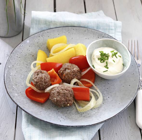 Gemüse mit Hackbällchen