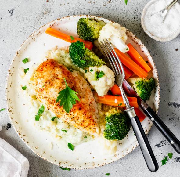 All-in-one-Hähnchenbrust mit Reis und Gemüse