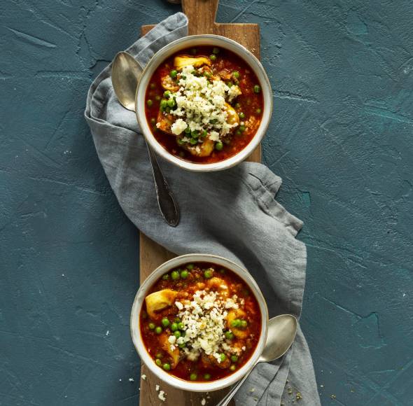 Bolognese-Suppe mit Käsetopping