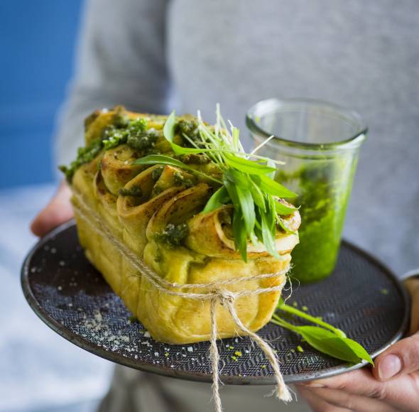 Fächerbrot mit Bärlauchpesto
