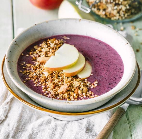 Frühstücksbowl mit Granola
