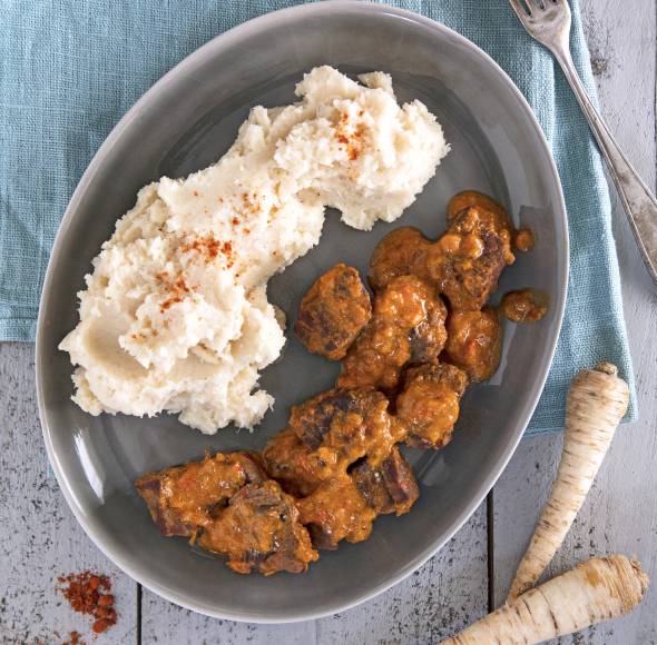 Gulasch mit Petersilienwurzeln
