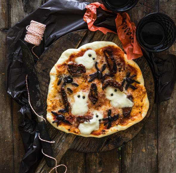 Halloween Pizza mit dem Monsieur Cuisine