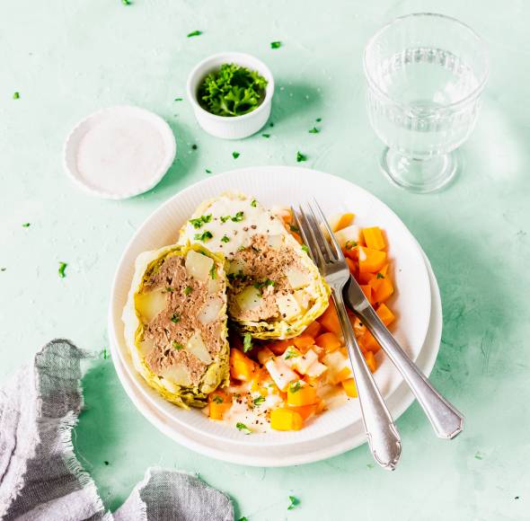 Kartoffel-Hack Rouladen mit Rübengemüse