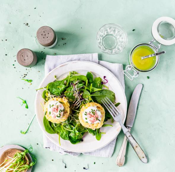 Kartoffelmuffins mit Spinatsalat