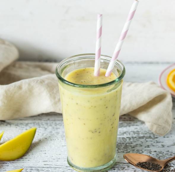 Mango-Orangen-Shake mit Chiasamen