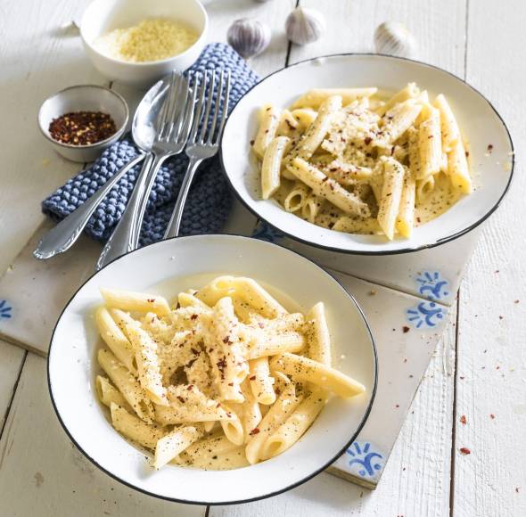 Nudeln mit cremiger Käsesoße
