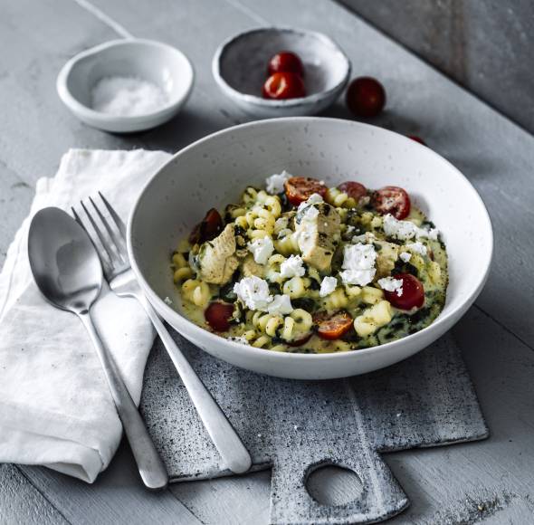 One-Pot-Pasta mit Hähnchen und Feta