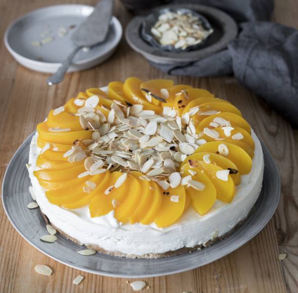 Pfirsich-Buttermilch-Torte