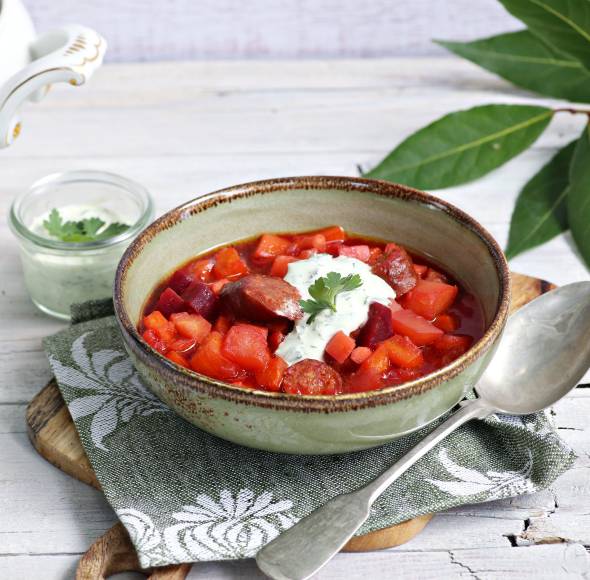 Pikanter Eintopf mit Räucherwurst