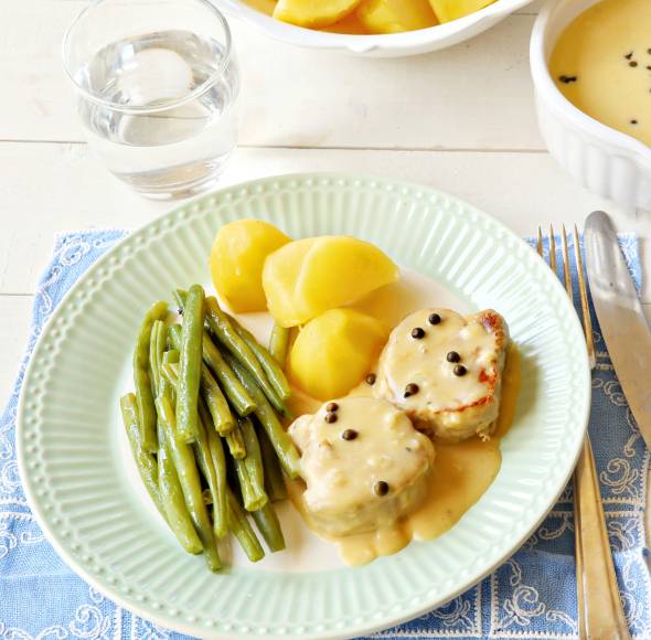 Rahm-Medaillons mit Kartoffeln und Bohnen