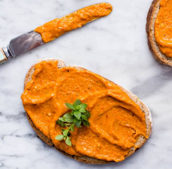 Rotes Röstpaprika-Pesto