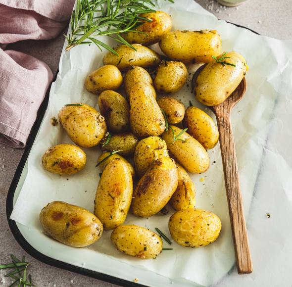 „Shake & Bake“-Rosmarin-Kartoffeln