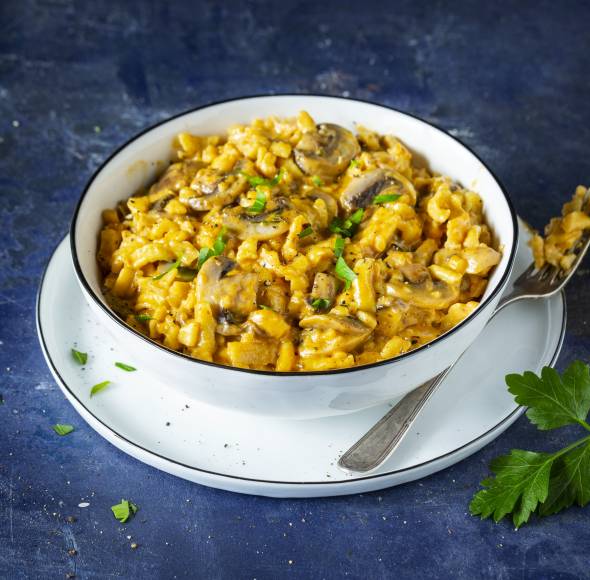 Spätzletopf mit Champignon-Rahmsoße