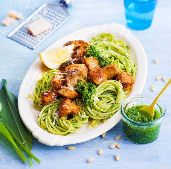 Spaghettini mit Hähnchen und Bärlauchpesto