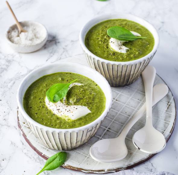 Spinat-Hack-Suppe mit Frischkäse