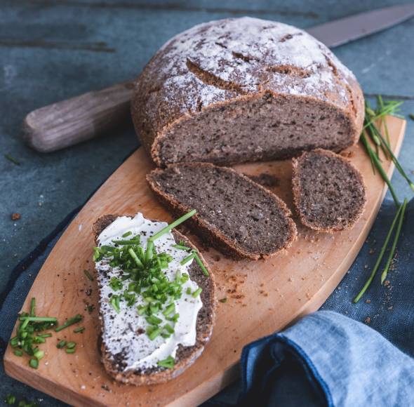 Walnuss-Krustenbrot mit Kartoffelmehl