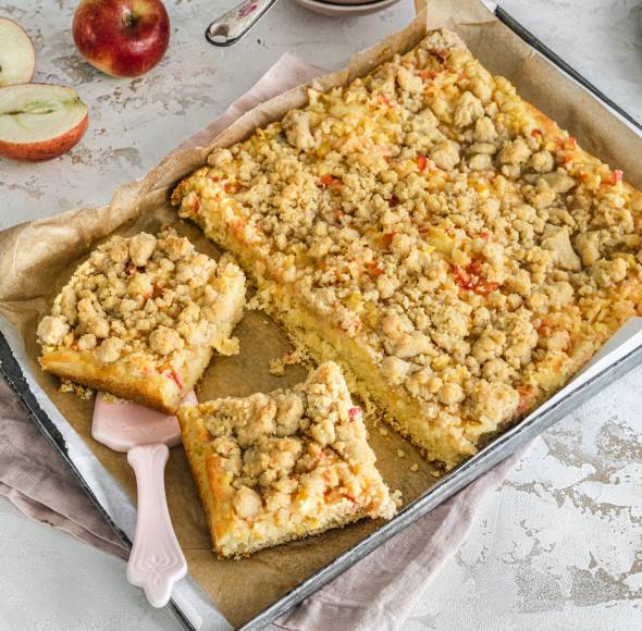 Apfel-Blechkuchen mit Streuseln