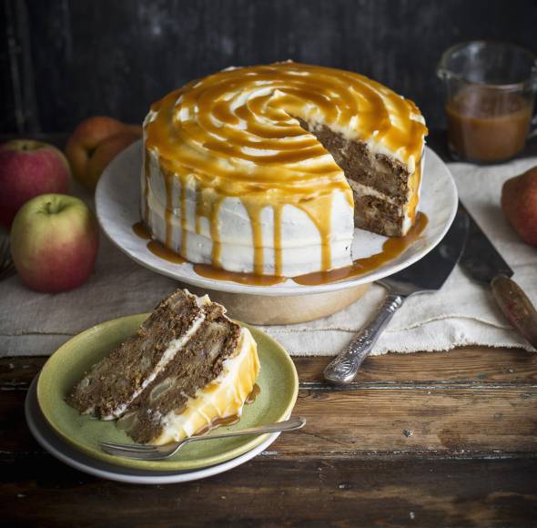 Apfelkuchen mit Karamellfrosting