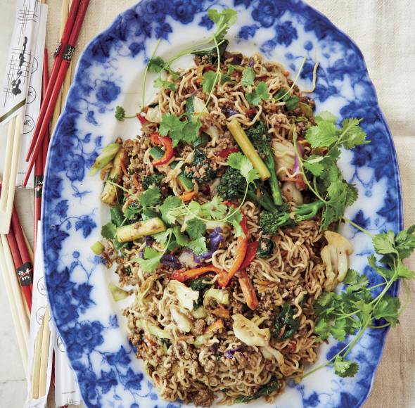 Asiatische Nudelpfanne mit Hackfleisch