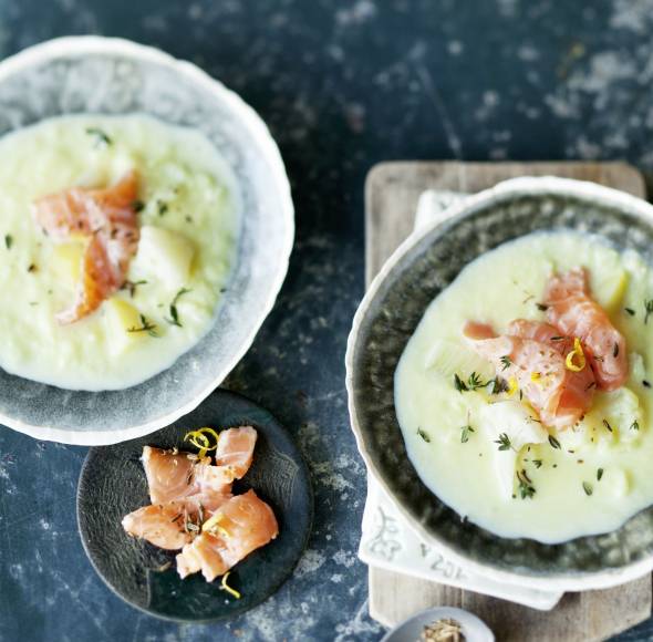 Fenchel-Blumenkohl-Suppe mit Lachs