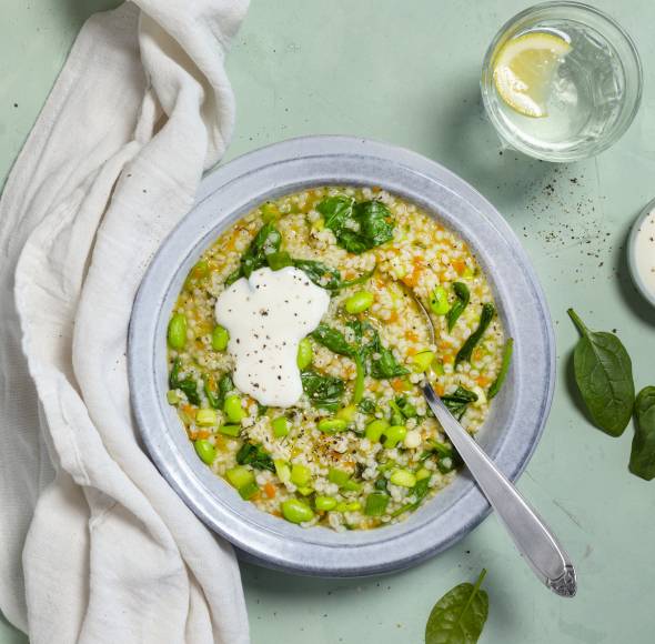 Graupen-One Pot mit Spinat und Edamame