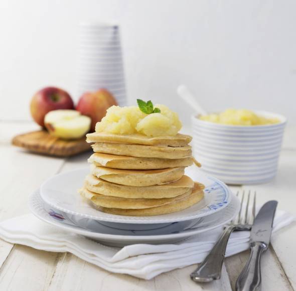 Hafer-Pancakes mit Apfelmus