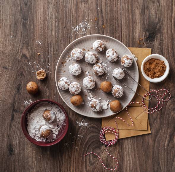 Himmlische Stollenkugeln mit weißer Schokolade