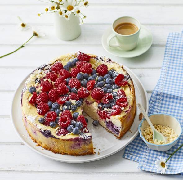 Ricotta-Käsekuchen mit Beeren