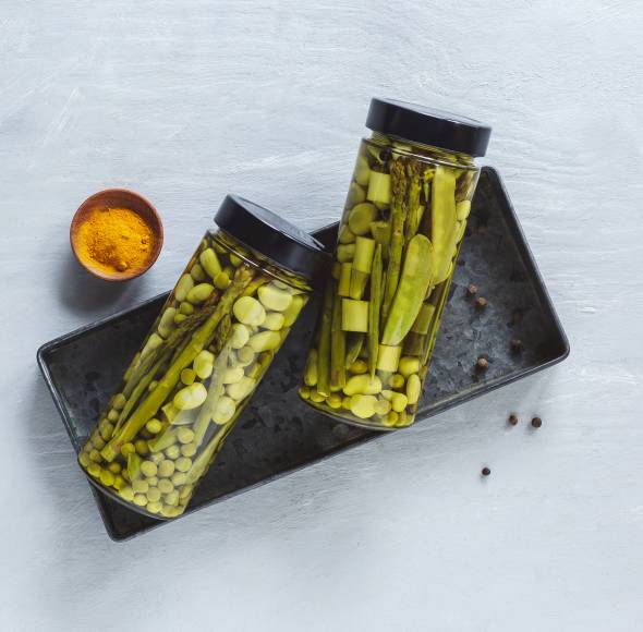 Grünes Gemüse im Glas