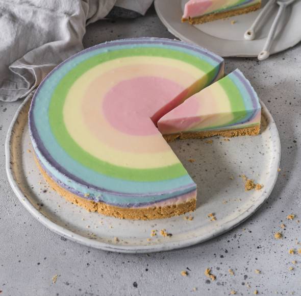 Regenbogen-Cheesecake ohne Backen
