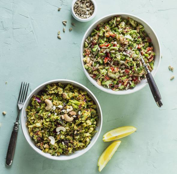 Brokkolisalat mit Äpfeln