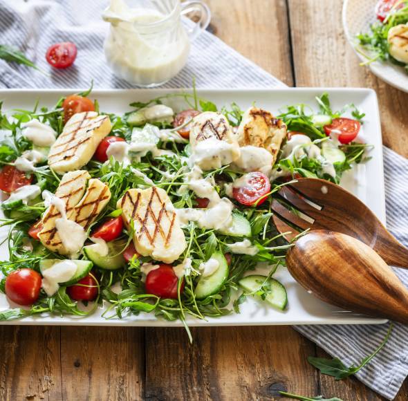 Griechische Halloumi-Salat-Platte