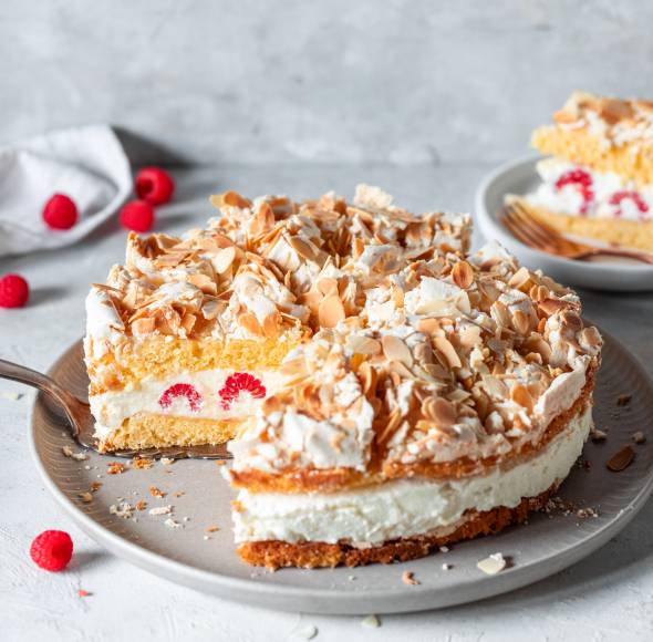 Himmelstorte mit Himbeeren