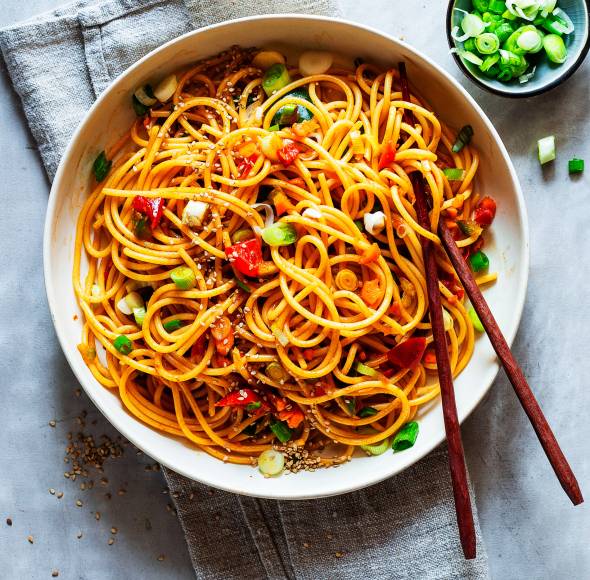 Asiatischer Spaghettisalat