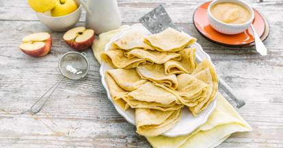 Pfannkuchen mit Apfelmus