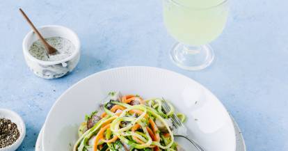 Zoodles in Schinken-Sahnesoße