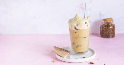 Eiskaffee ohne Reue mit Dattelpaste