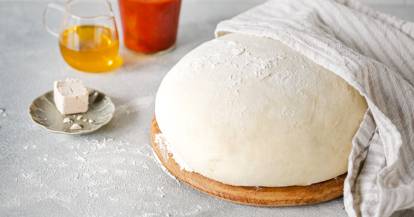 Pizzateig mit frischer Hefe