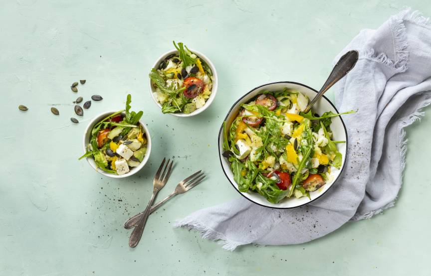 Blitzschneller Sattmacher-Salat mit Avocado und Feta