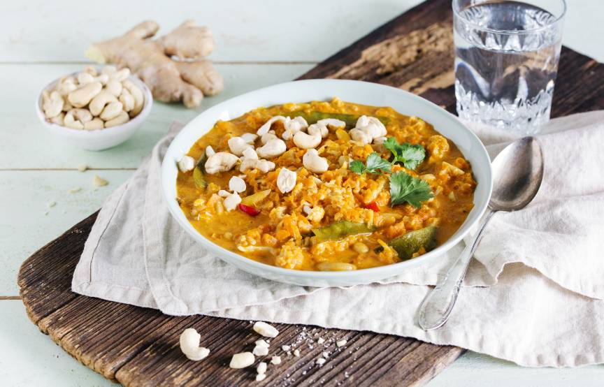 Blumenkohlcurry mit Cashewkernen