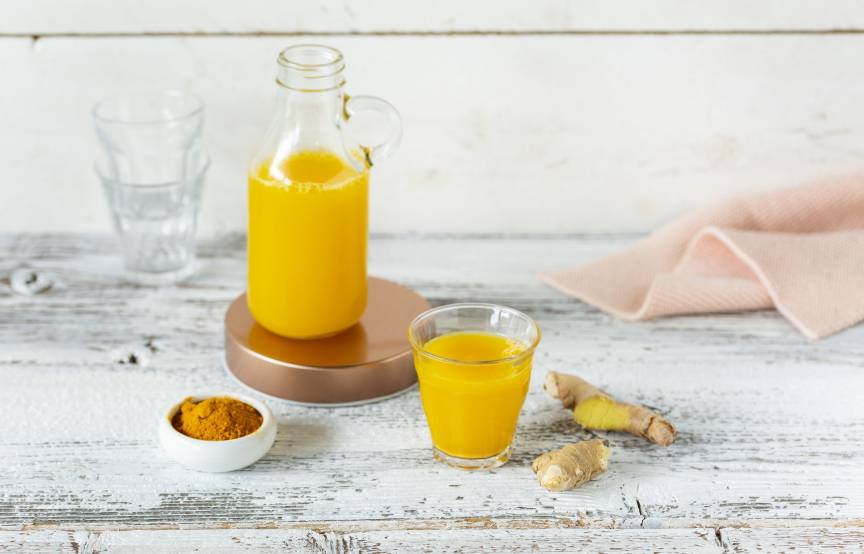 Ingwer-Powershot mit Kurkuma