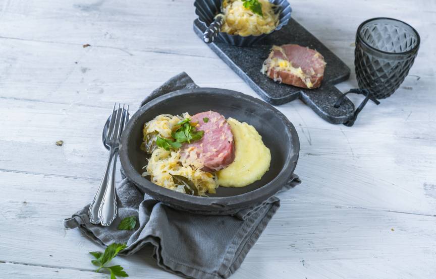 Kasseler mit Sauerkraut und Kartoffelpüree