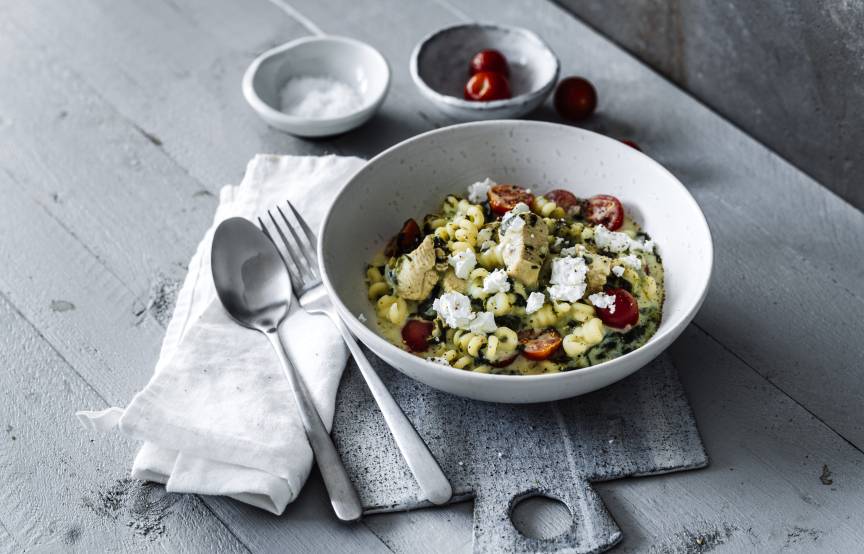 One-Pot-Pasta mit Hähnchen und Feta