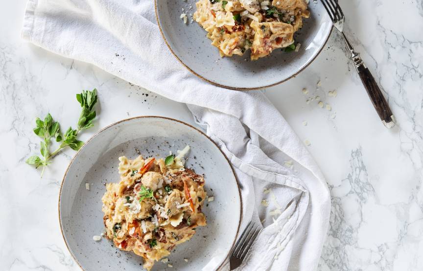 One-Pot-Pasta mit Hähnchen und Tomaten