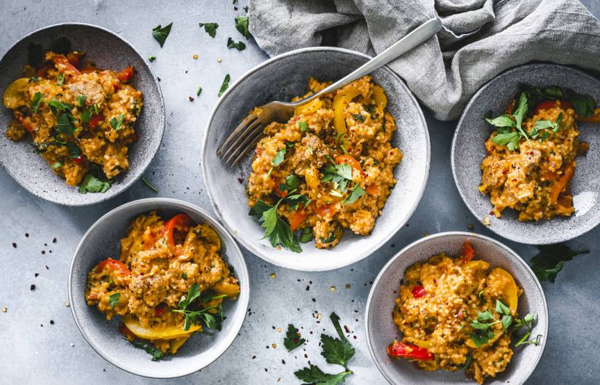 Reisfleisch mit Paprika und Zwiebeln