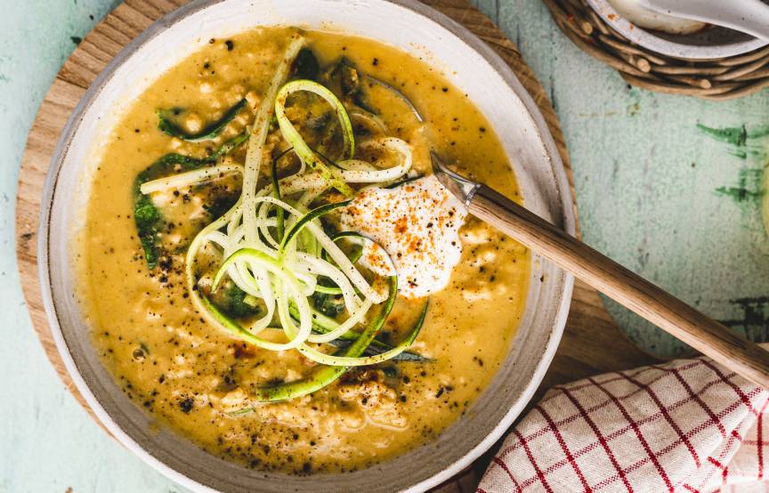 LC: Zucchini-Suppe mit Veggie-Hackfleisch und Zoodles