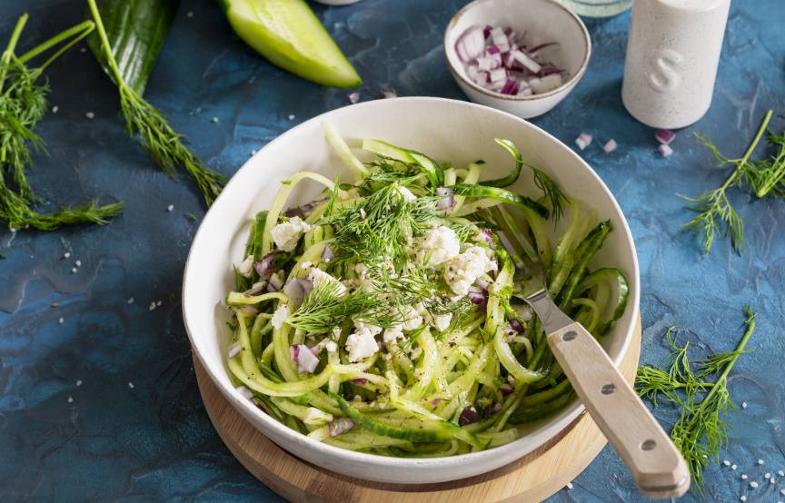 Schneller Gurkensalat mit Dill