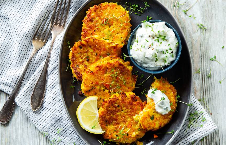 Gemüse-Kartoffelpuffer mit Kräuterdip