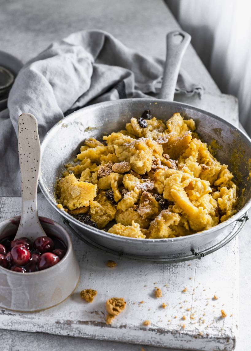 Amarettini-Schmarren mit Amaretto-Kirsch-Kompott